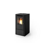 Stufa a pellet ventilata PUNTO FUOCO Rosita 9.5 KW nera
